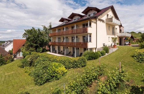 Hagnau Apartment | Room 'Komfortzimmer' with Mountain View, Private Terrace and Wi-Fi