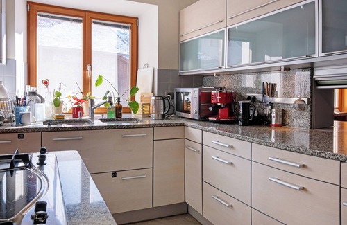 Sluderno Apartment | Room 'Mairhof Stilfser Joch Zi 6' with Mountain View, Private Terrace and Shared Garden