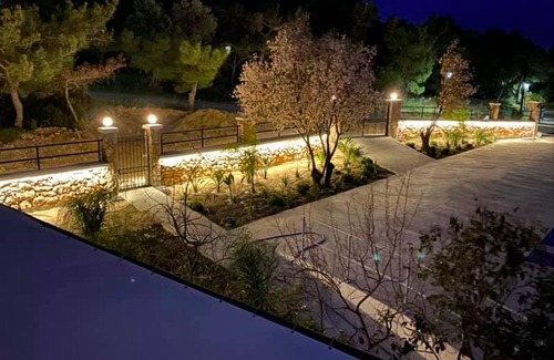 Pefkos Apartment | Room-marvelous Studio in Front of the be