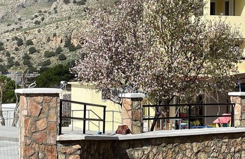 Pefkos Apartment | Room-marvelous Studio in Front of the be