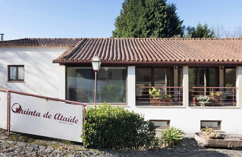 Amares Apartment | Room 'Quarto 3 - Quinta Da Ataíde' with Mountain View, Shared Pool and Wi-Fi