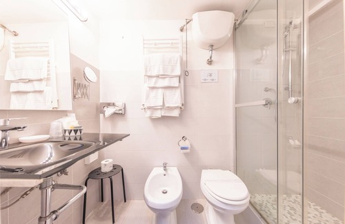 Rione VII Regola House | Room-skylight Double Room in History Hou