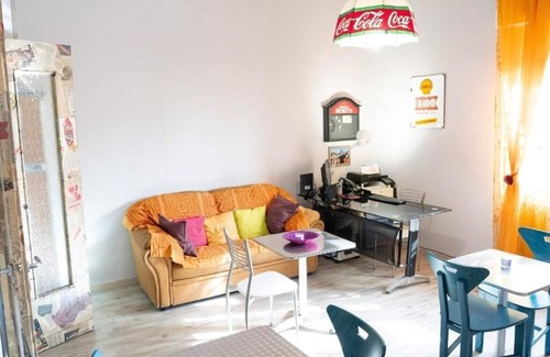Secondigliano Apartment | Room with private bathroom - Brown