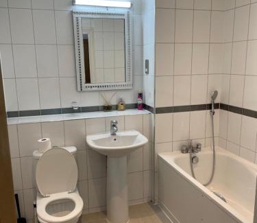 Greenwich House | Room with Shared Kitchen and Living Room in South East London by the Riverside