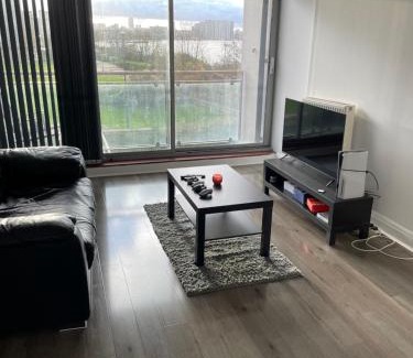 Greenwich House | Room with Shared Kitchen and Living Room in South East London by the Riverside