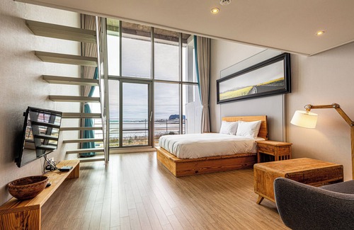Jongdal-ri House | Roomine Pension
