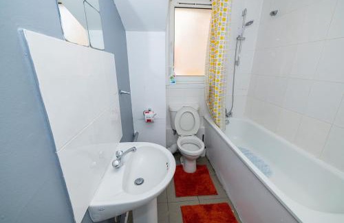 Tower Hamlets House | Rooms Close to Canary Wharf
