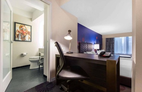 Streeterville Hotel | Rooms for the Crew | 3 units | Steps to Mag Mile| Navy Pier | 24-hour Gym