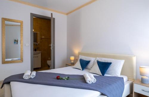 City Center House | Rooms on Liberty Square