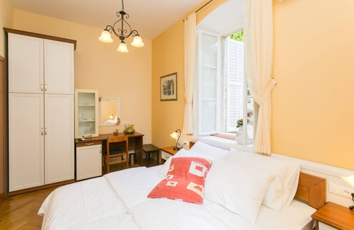 Pile House | Rooms Posat