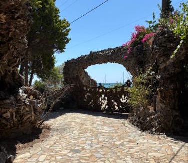 Salamis House | Rooms the other side of the island by Patitiri