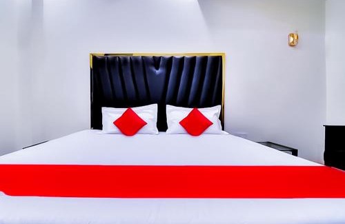 Kirti Nagar Hotel | Roomshala 152 Hotel Sukoon- Near Ramesh Nagar Metro Station