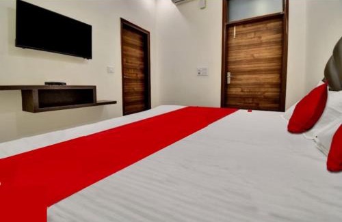 Kirti Nagar Hotel | Roomshala 152 Hotel Sukoon- Near Ramesh Nagar Metro Station