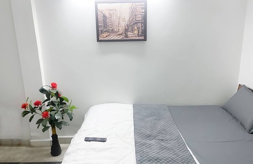 Malviya Nagar Hotel | Roomshala 170 Hotel Aura