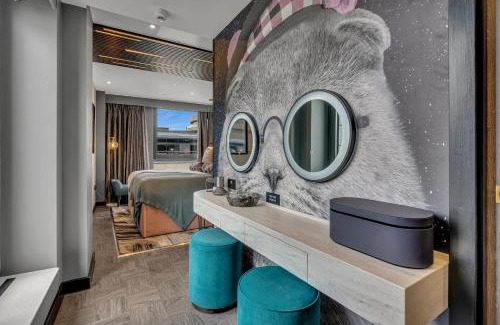 New Town Apartment | Roomzzz Edinburgh