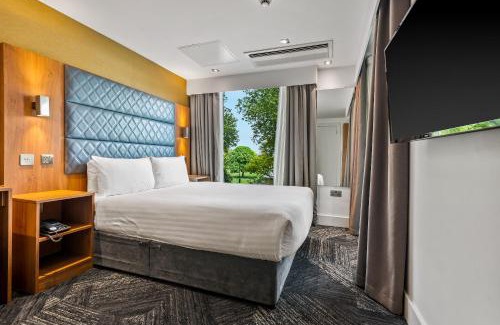 West Ham Apartment | Roomzzz London Stratford