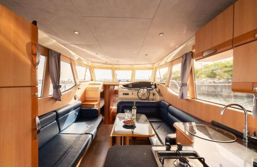 Viana do Castelo Boat Rental | Rosé Dream Boat by Portugal Active