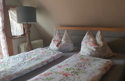 Burkheim Apartment | Rosé, Ferienwohnung mit 40 qm, 1 Schlafzimmer für max. 2 Personen