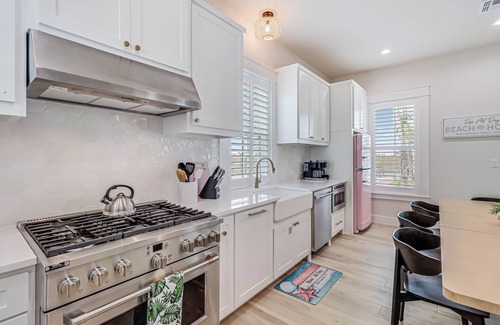Port Aransas Cottage | Rose All Day 220 Esc-c