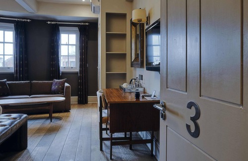 Clissold Hotel | Rose and Crown Stoke Newington