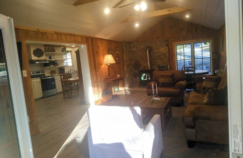 Clayton Cabin | Rose Bud Cottage by Lake Burton!