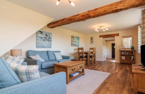 Barnstaple House | Rose Cottage