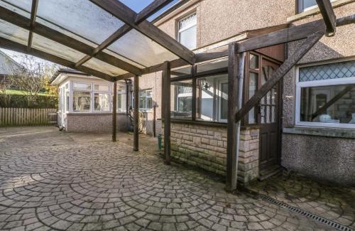 Lydney House | Rose Cottage
