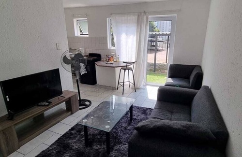 Sandown Apartment | Rose Of Sandton