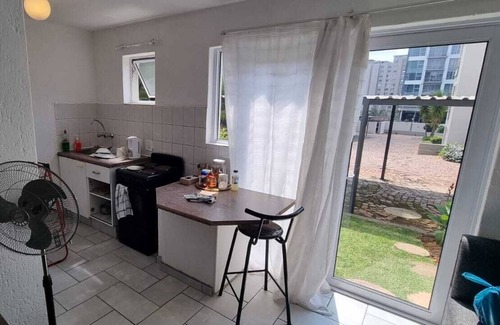 Sandown Apartment | Rose Of Sandton