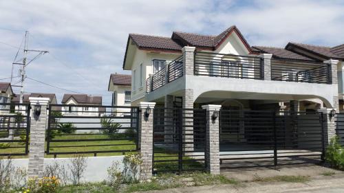 Imus Villa | Rose's Getaway