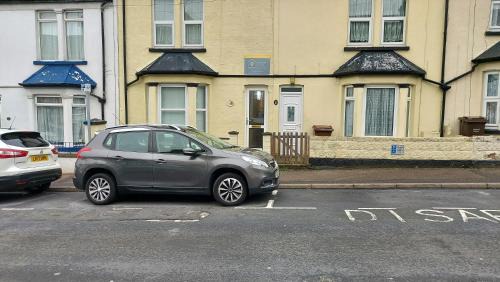 Gillingham Apartment | Rose Villa- Great For Long & Short Stays!