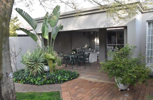 Parkwood House | Rosebank Lodge Guesthouse by Claires