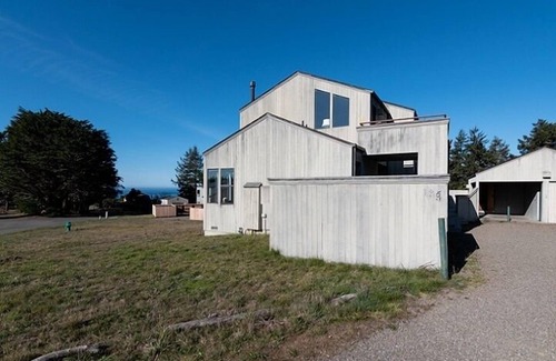 Sea Ranch House | Rosebud 3 Br home by RedAwning
