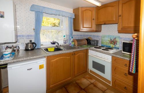 Fishguard Apartment | Rosebud cottage Romantic cottage for a couple