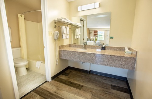 Branson Theater District Hotel | Rosebud Inn