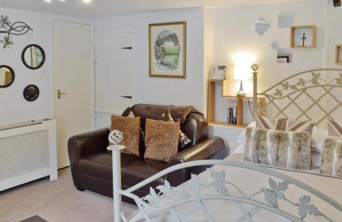 Liskeard House | Rosecraddoc Manor - Heron