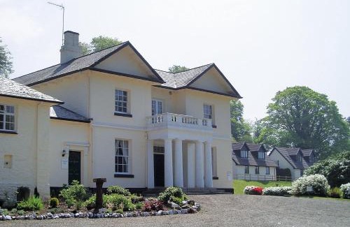 Liskeard House | Rosecraddoc Manor - Natalie Jane