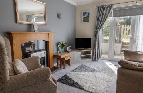 Axminster House | Rosemarie Annexe