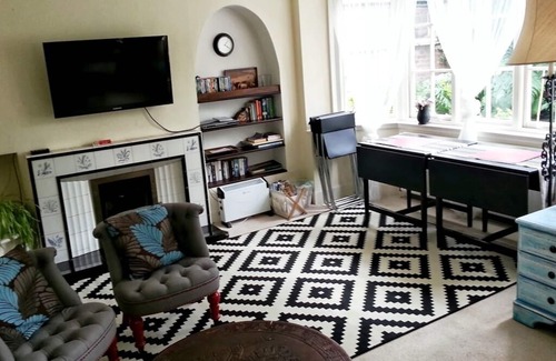 Esher House | Rosemead Guest House