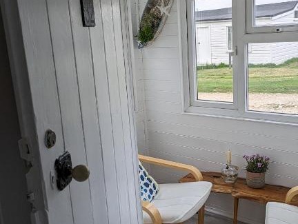 Bacton Apartment | Rosy's Retreat-Cosy Beach Escape in Bacton Norfolk