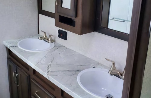 Byrdstown House | Roughing it in comfort