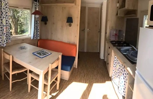 Perros-Guirec Cabin | Roulotte 22m2 - 2 Schlafzimmer (Eloïse type) - (ANIMALS FORBIDDEN) 4 Personen