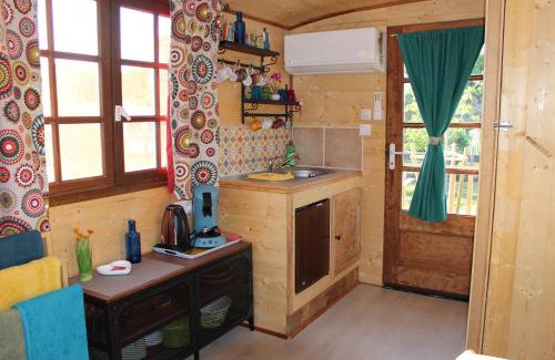 Saintes-Maries-de-la-Mer Bed & Breakfast | Roulotte Lou Gregau