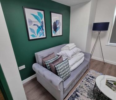 Burnham-on-Sea Apartment | Round Tower Holiday Apartments - Seafront 1,2 & 3 Bedroom Homes Free Parking, WiFi