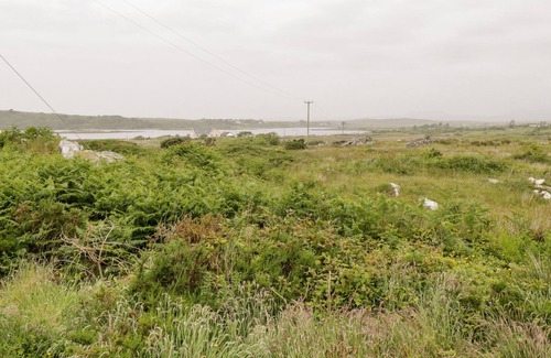 Inishnee Cottage | ROUNDSTONE BAY VIEW, family friendly in Roundstone, County Galway