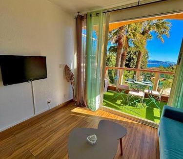 Theoule-sur-Mer Apartment | Rousseau