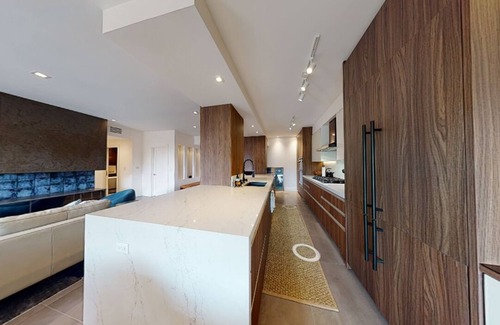 Pico - Robertson Apartment | Roxbury Condo