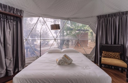 Lundu Hotel | Roxy Telok Serabang