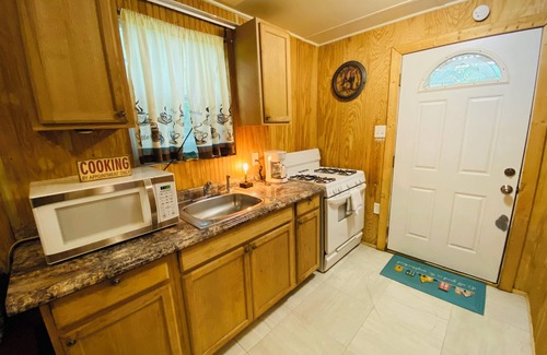 Willis Cabin | Roxys Cottage Cabin