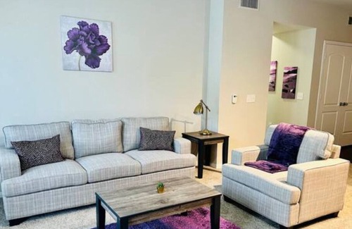 Pearland House | Royal π 1 Bedroom~Tranquil~Near Entertainment!!